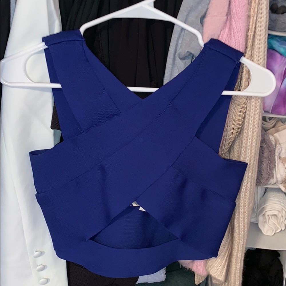 Blue going out top!